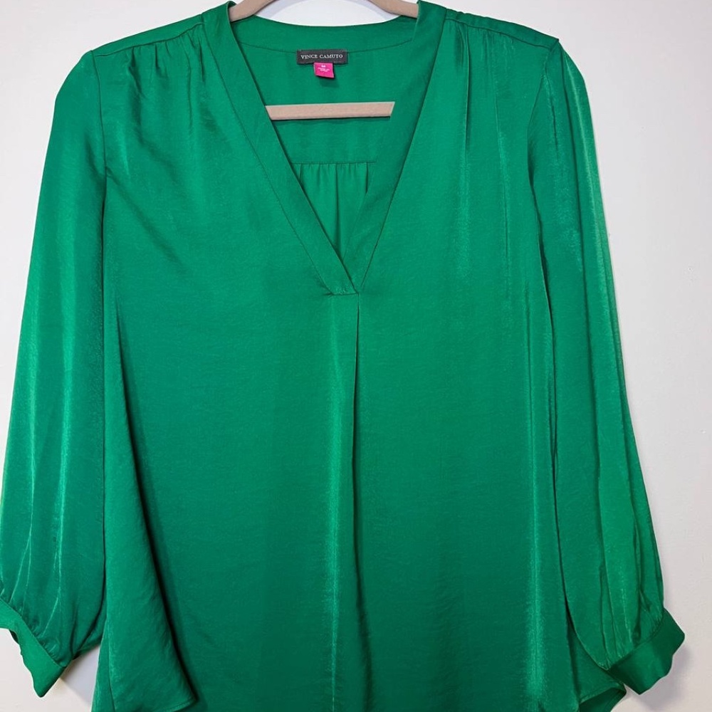 Vince Camuto Silky Vibrant Green Long Sleeve V Neck Blouse Womens size M